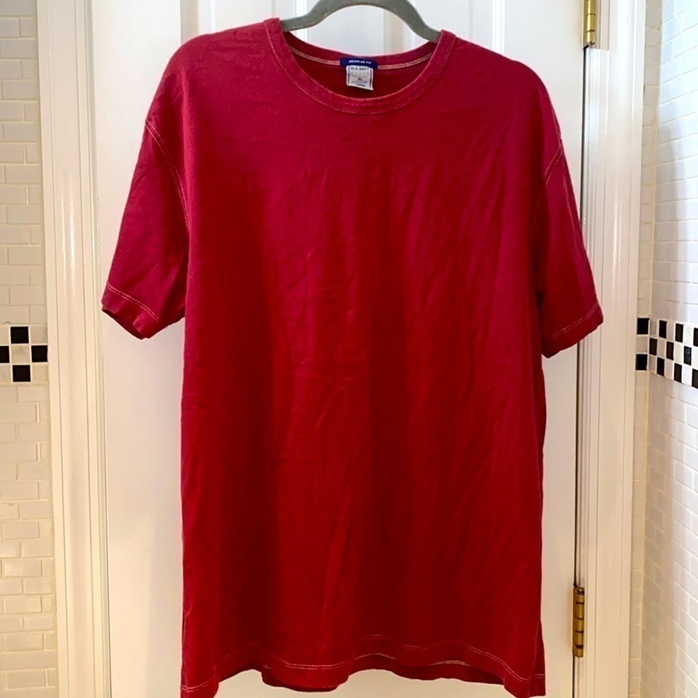 Old Navy men’s 💯 cotton short sleeve Tee shirt. Size XL.